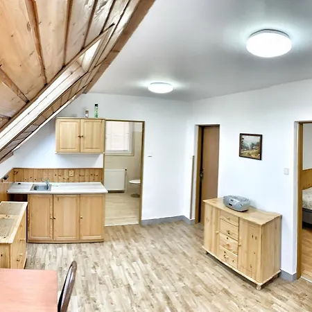 Ivana 18 A 19 U Hustopecskych Jezer Hytte